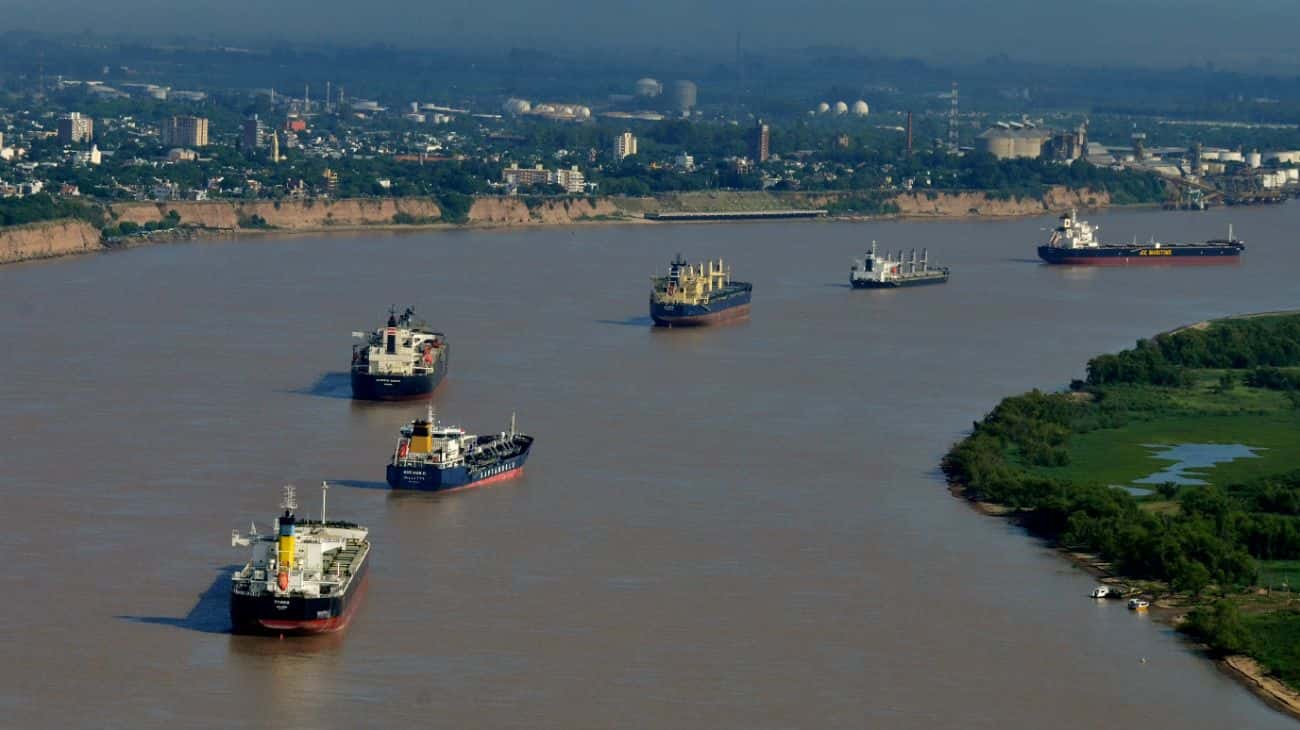 Estiman que el ingreso de buques graneleros a los puertos argentinos será la mitad que en 2022