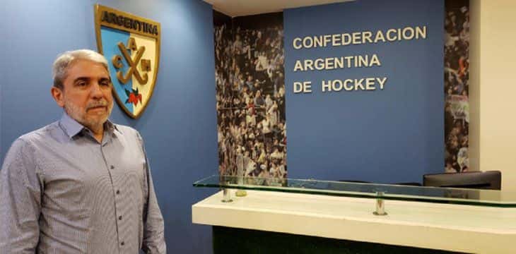 Anibal Fernández fue electo como presidente de la Confederación Argentina de Hockey