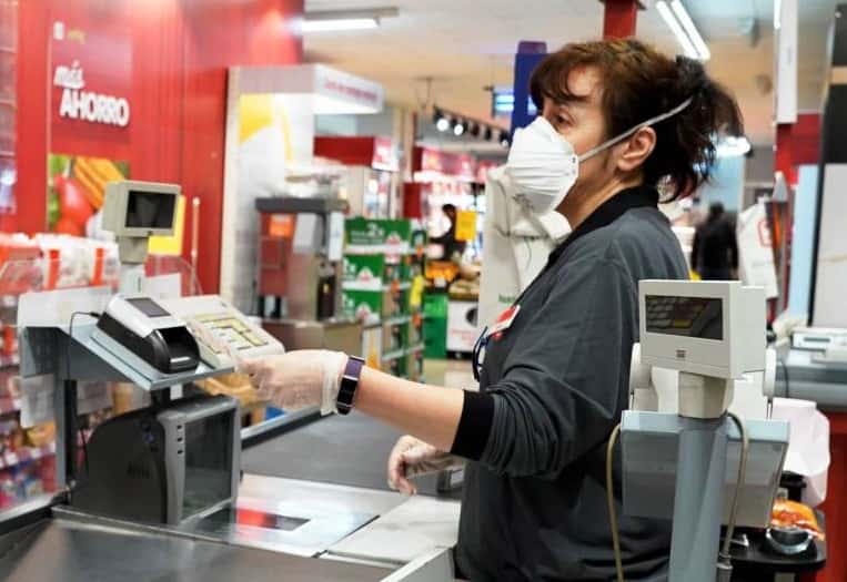 El Sindicato de Empleados de Comercio exige que se vacune al personal de los supermercados