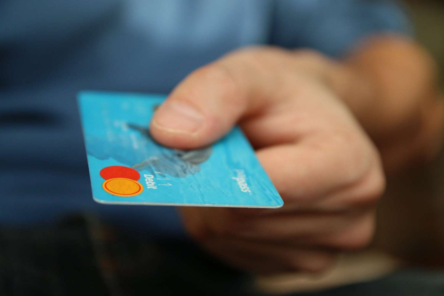 Los comercios tendrán acreditadas al siguiente día hábil las ventas con tarjetas de débito