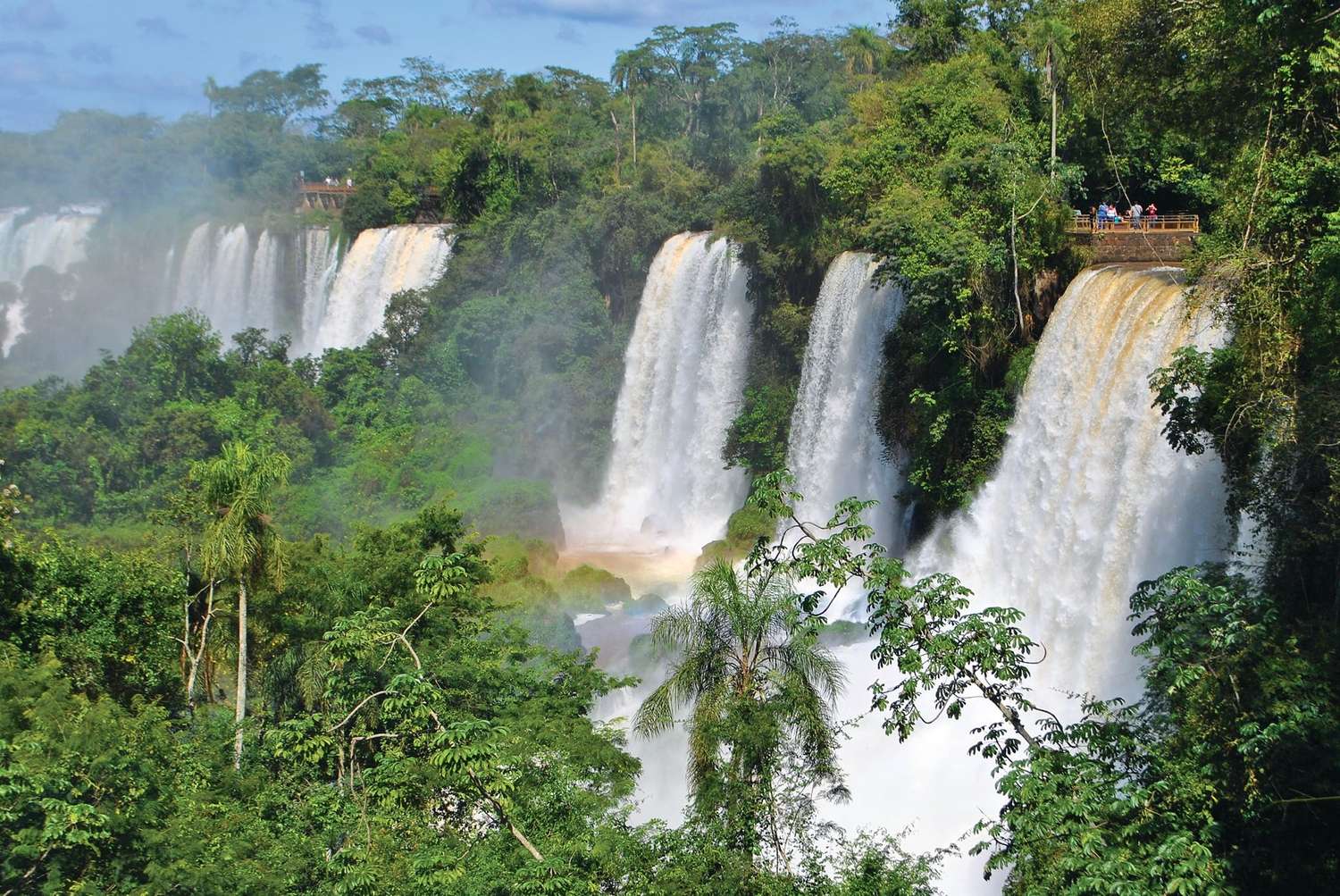 Cierran las Cataratas del Iguazú por alerta meteorológico