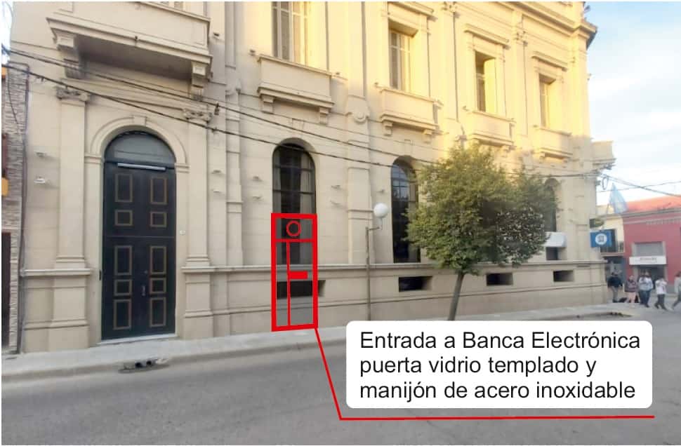 Polémica por la apertura de una puerta en el edificio del Banco Nación