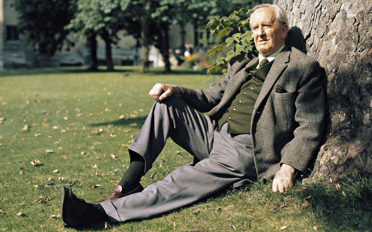 J. R. R. Tolkien, el padre de la mitología moderna