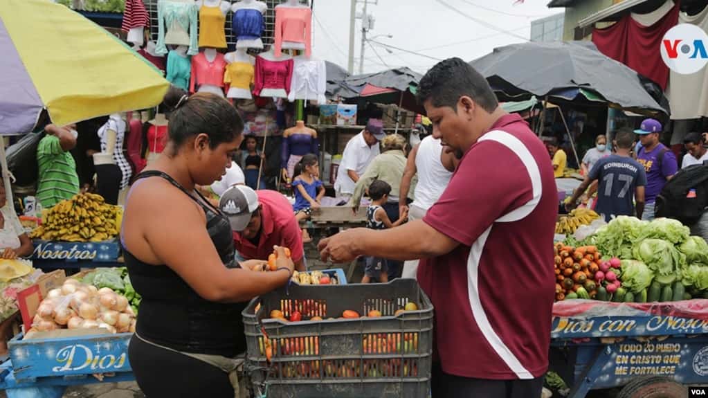 La crisis azota a los nicaragüenses: la canasta básica se dispara y aumenta cada mes