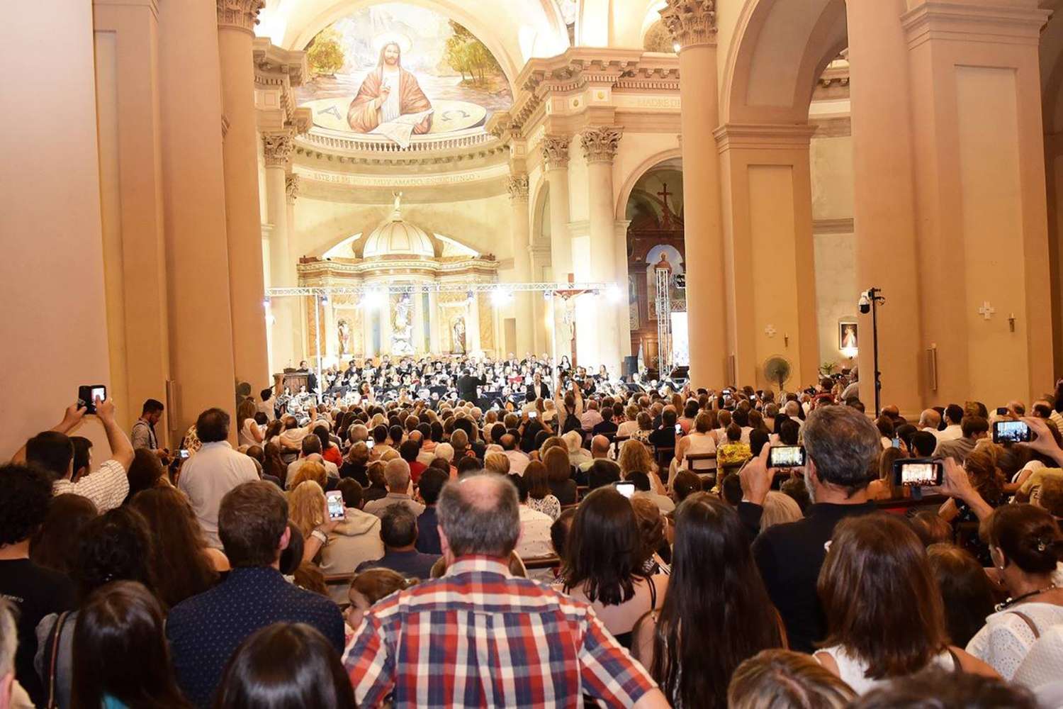 La Sinfónica cierra el año con una gala lírica en Paraná y Concepción del Uruguay