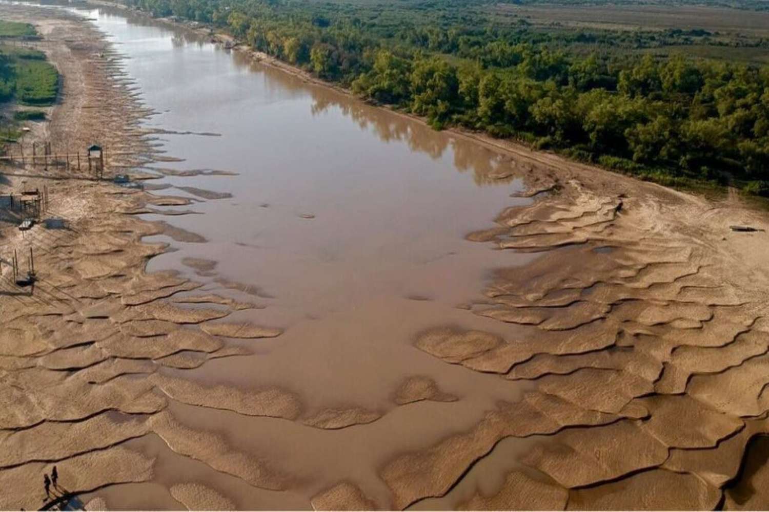 Prorrogan medidas precautorias ante la bajante del Río Paraná para preservar el recurso ictícola