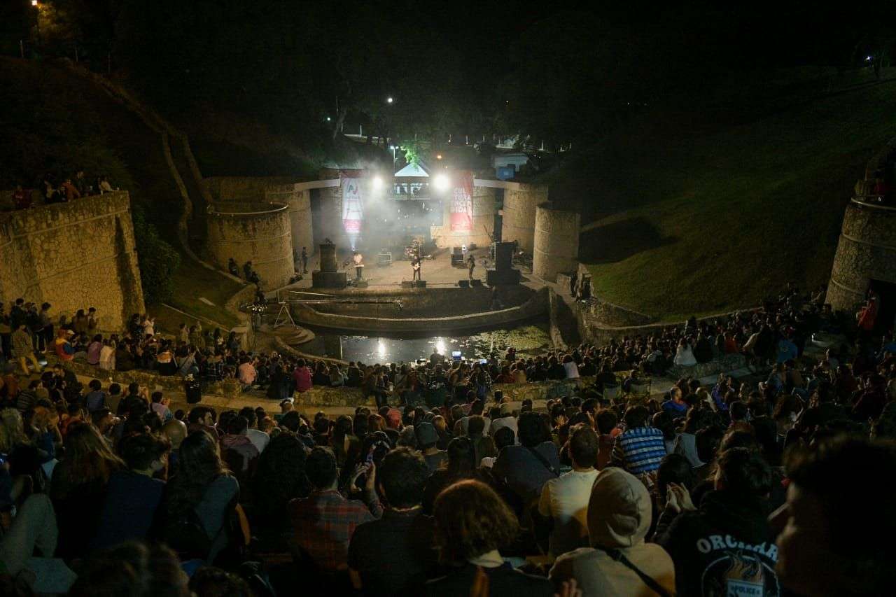 El rock tuvo su noche en el Anfiteatro