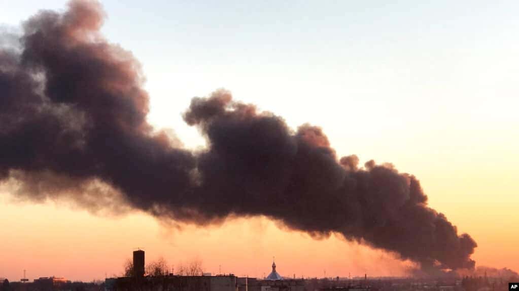 Ucrania: misiles rusos caen cerca del aeropuerto de Leopólis