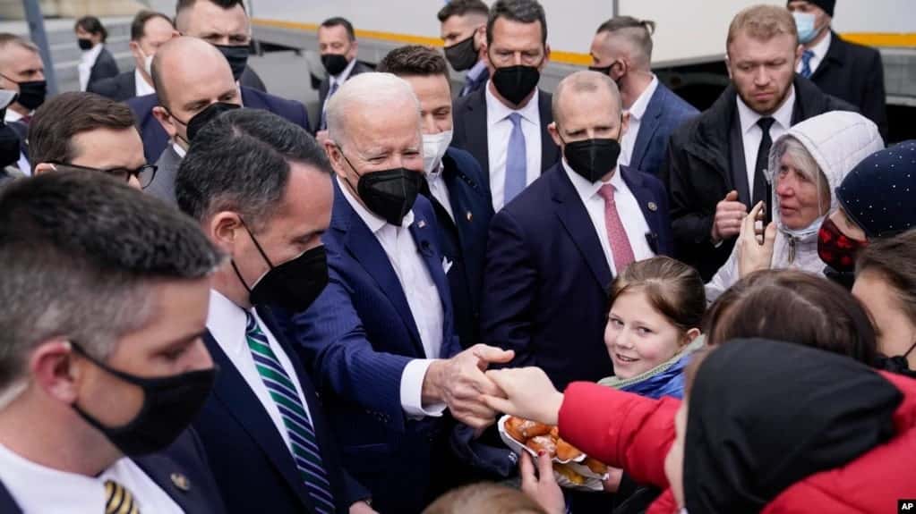 Biden se reúne en Varsovia con el presidente polaco y refugiados ucranianos