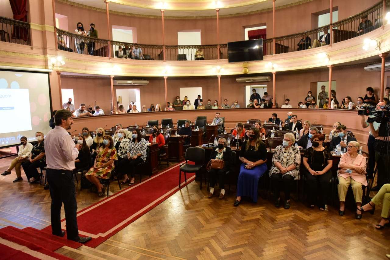 La Cámara de Diputados homenajeó a mujeres entrerrianas