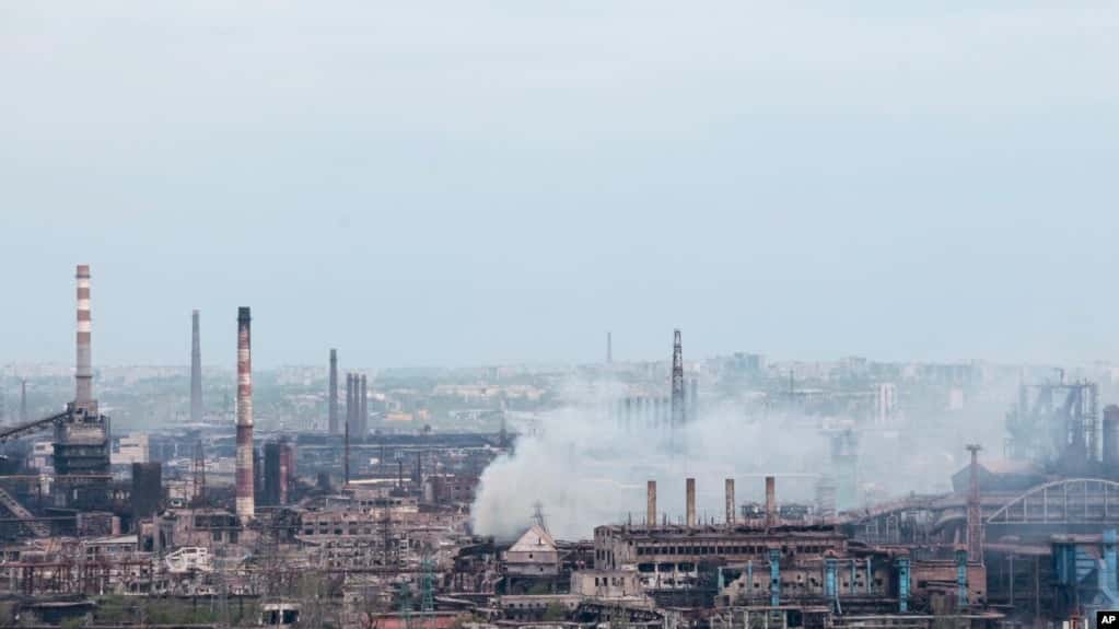 Ucranianos que luchan en la planta siderúrgica de Mariúpol se niegan a rendirse