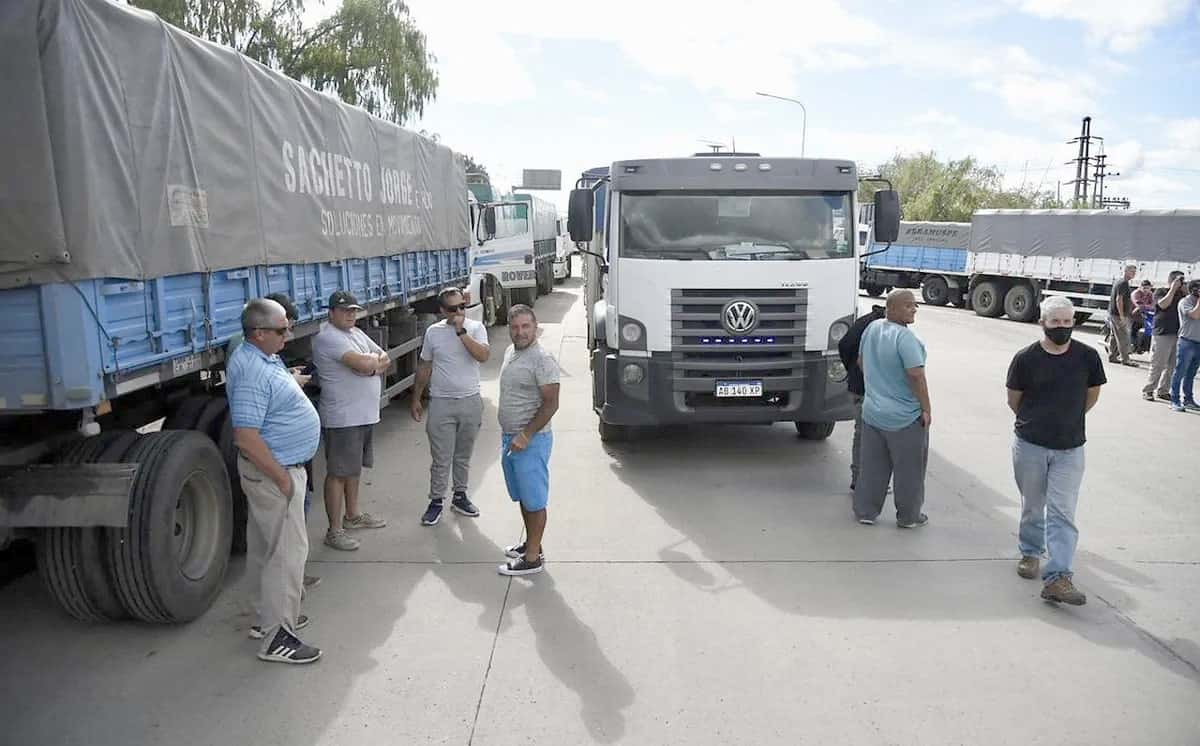 Situación ‘terminal’ respecto del colapso ante el ingreso de camiones al Puerto San Lorenzo
