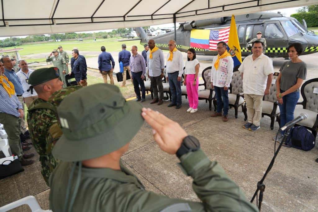 Colombia recibe siete helicopteros donados por EEUU para proteger la Amazonia