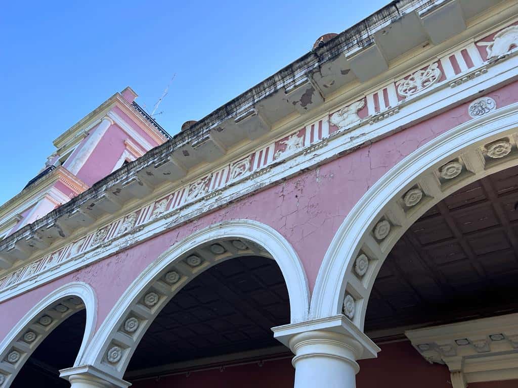 Frigerio y Hein piden informes por el mal estado de conservación del Palacio San José