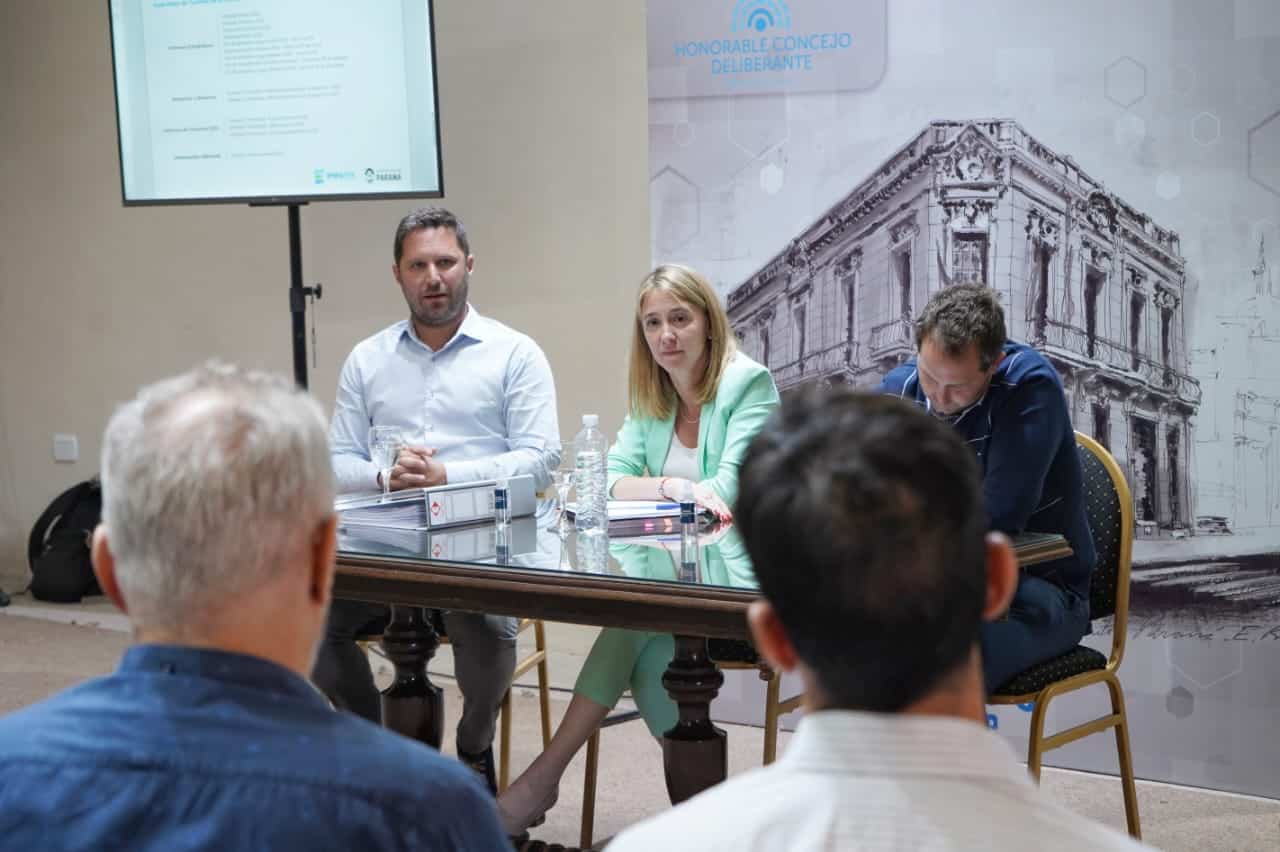 Referentes del turismo mantuvieron un encuentro en el Concejo Deliberante de Paraná