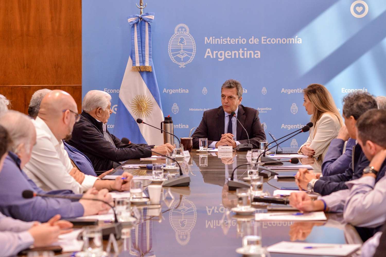 Massa reunido con Confederación Argentina de Trabajadores y Empleados de los Hidrocarburos, Energía, Combustibles, Derivados y Afines