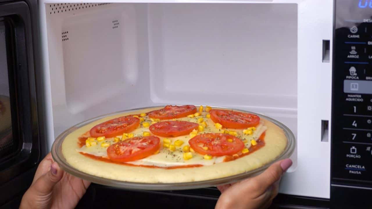 Cómo calentar la pizza en el microondas y que salga bien