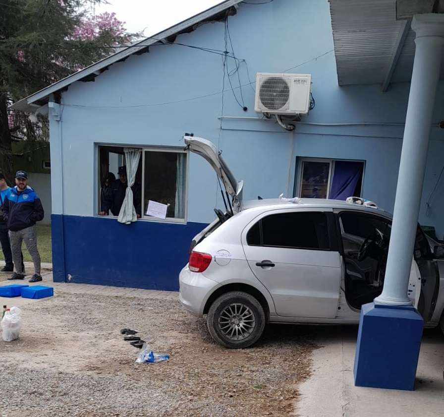 Cinco personas arrestadas por posible vínculo con el narcotráfico