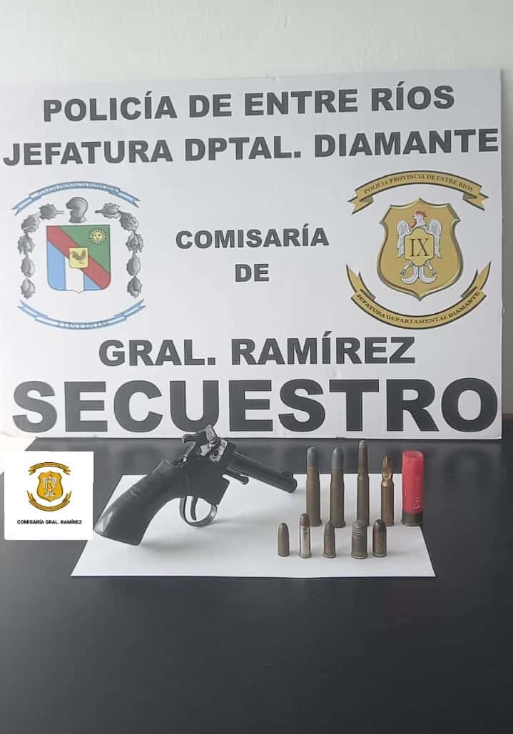 Allanamiento y secuestro de arma de fuego en Ramírez