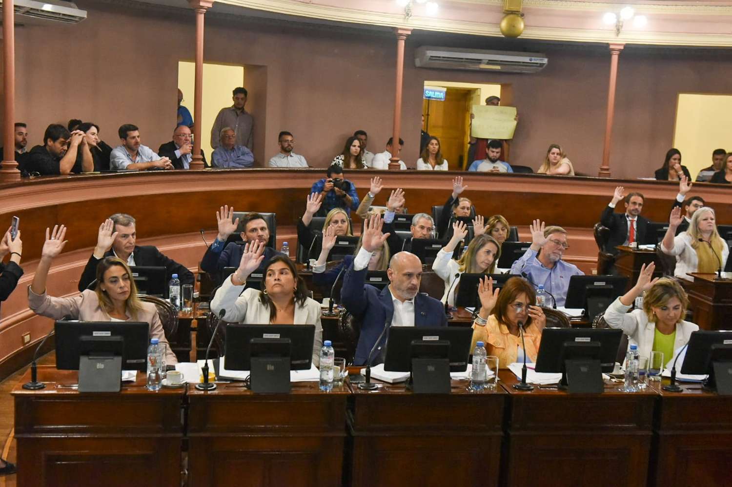 Diputados justicialistas proponen Ley de Góndolas Entrerriana para proteger la economía local