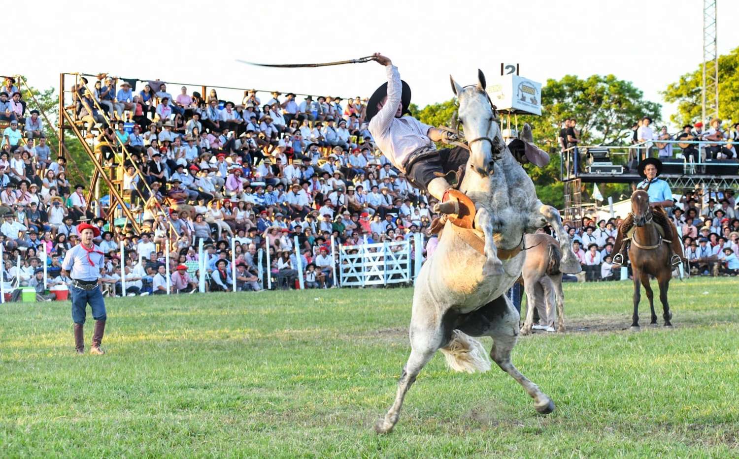 Festival Nacional de Jineteada y Folclore