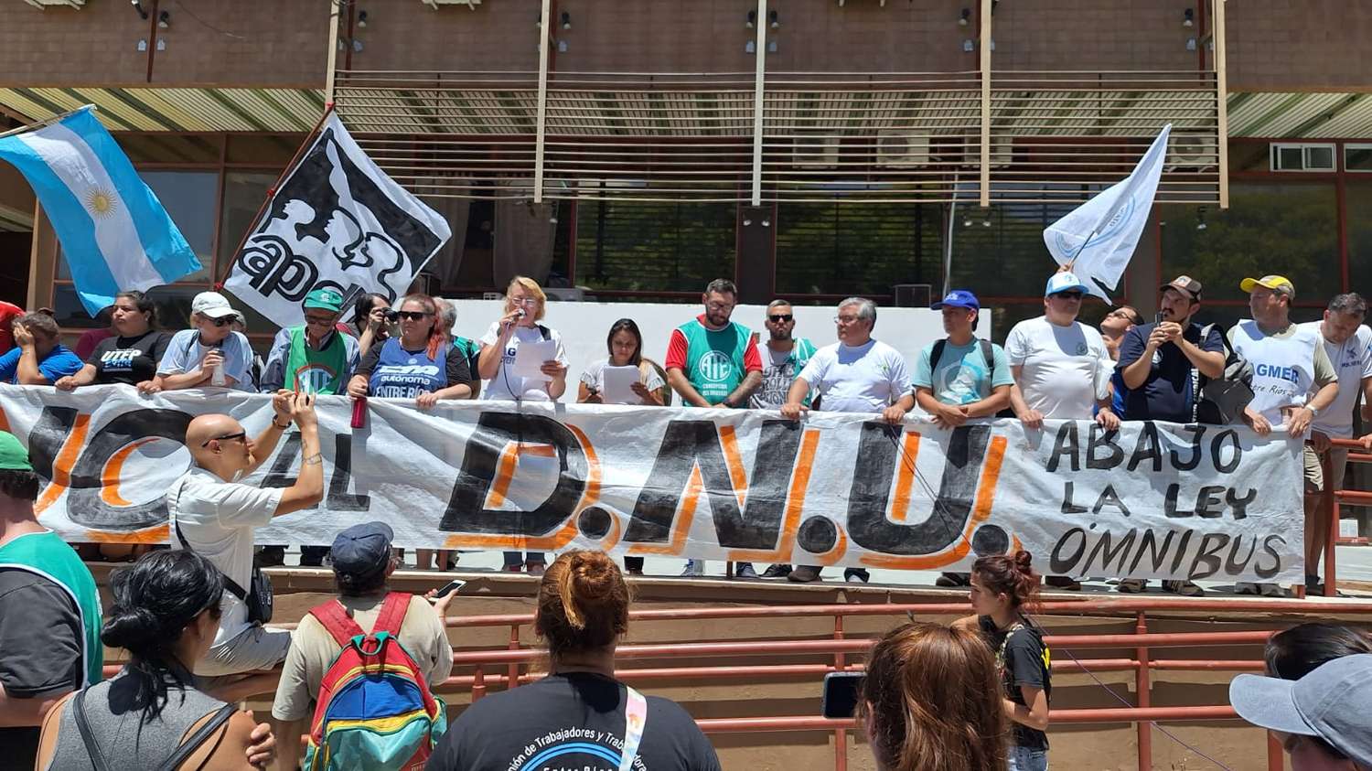 Sindicatos marcharon en el marco del paro general contra el DNU y la Ley Ómnibus