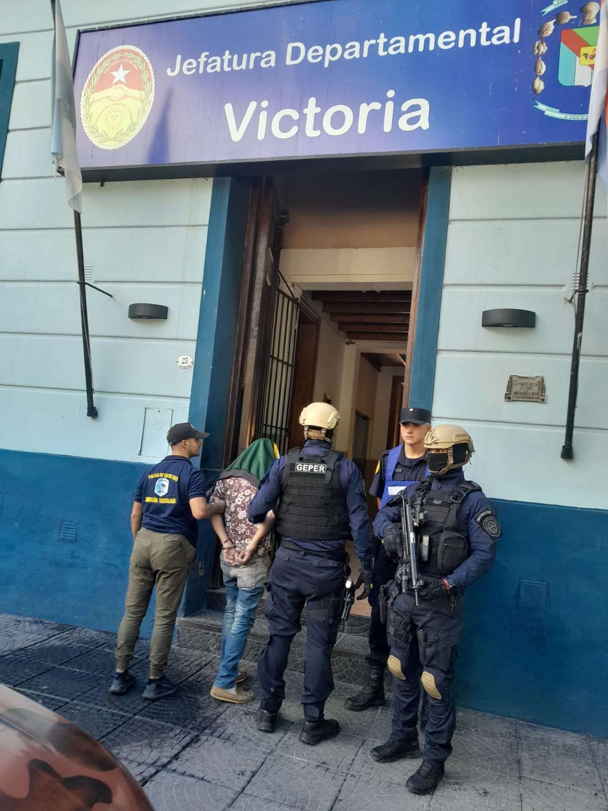 Dos detenidos al desarticular banda narcomenudista en Victoria