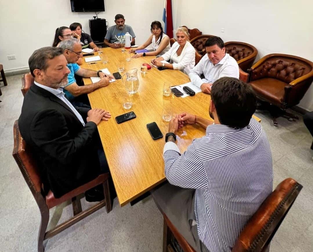 Senadores de Más para Entre Ríos recibieron a integrantes de la Mesa contra el Hambre
