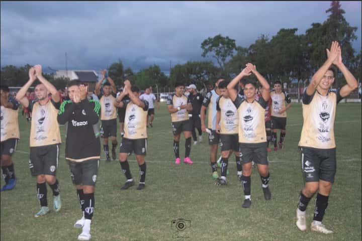 Atlético Diamantino avanza a cuartos de final de la Copa Entre Ríos