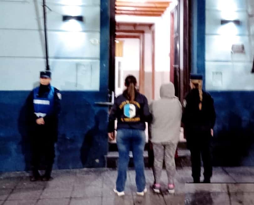 Operativo policial en la Terminal de Ómnibus de Victoria: Detienen a mujer por presunta tenencia de estupefacientes