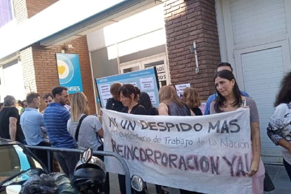 Empleados de organismos nacionales se manifiestan en Paraná contra el achique del Estado
