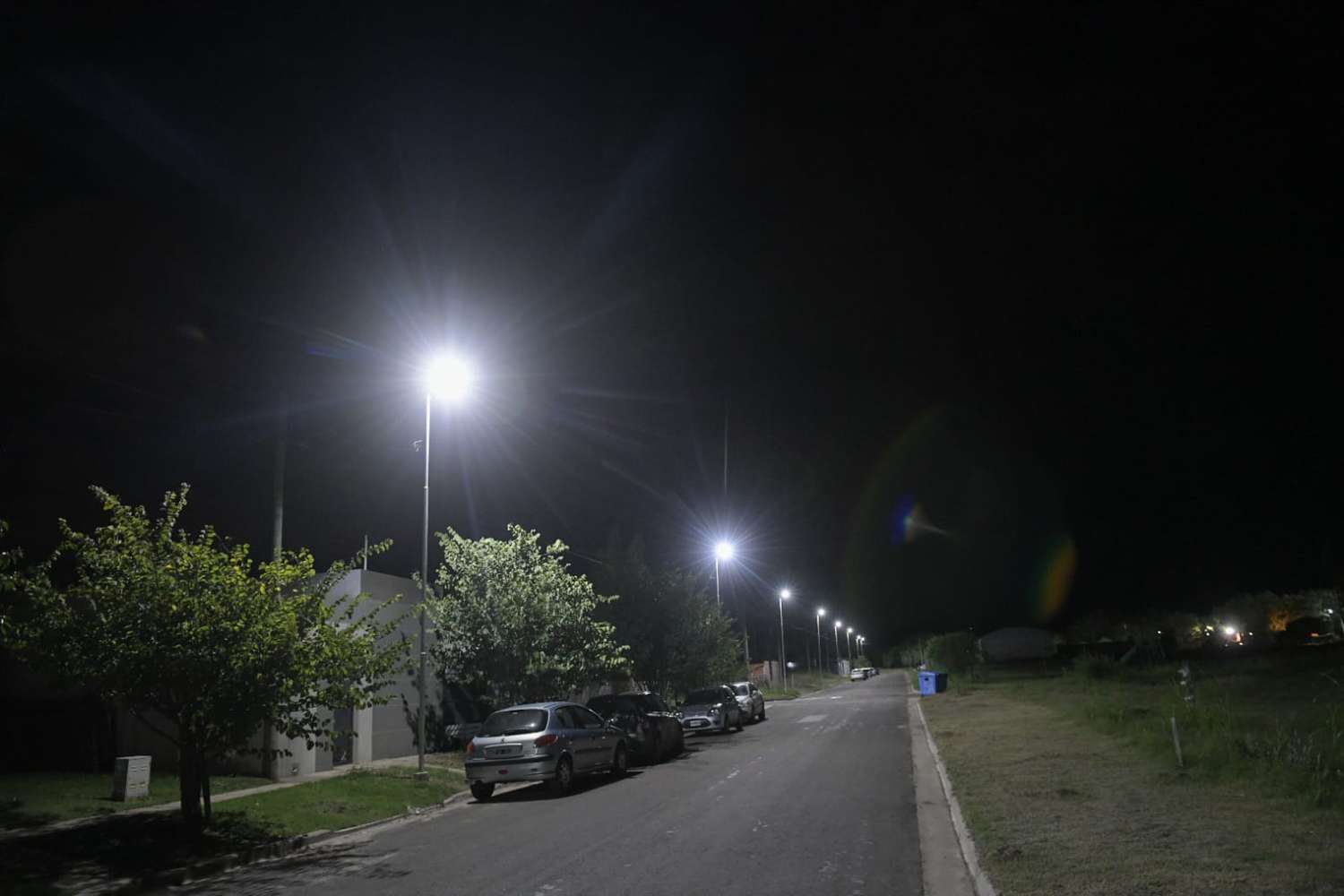 Habilitado el renovado servicio de luminarias LED en el Barrio 300 Viviendas