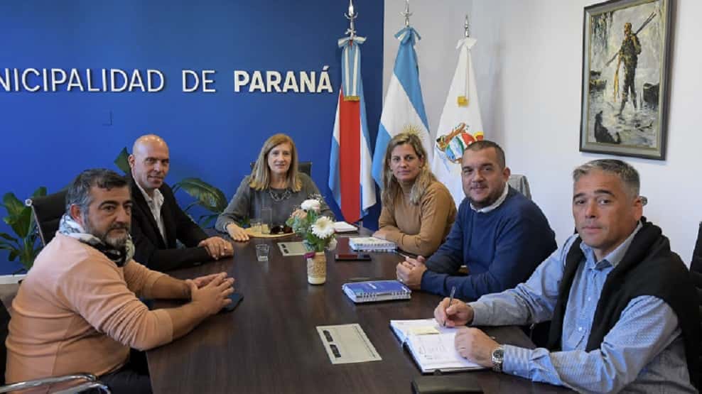 Intendenta de Paraná propone reformas en el transporte interurbano