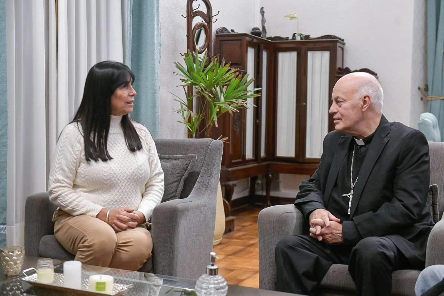 La Vicegobernadora recibió al arzobispo de Paraná, Juan Alberto Puiggari