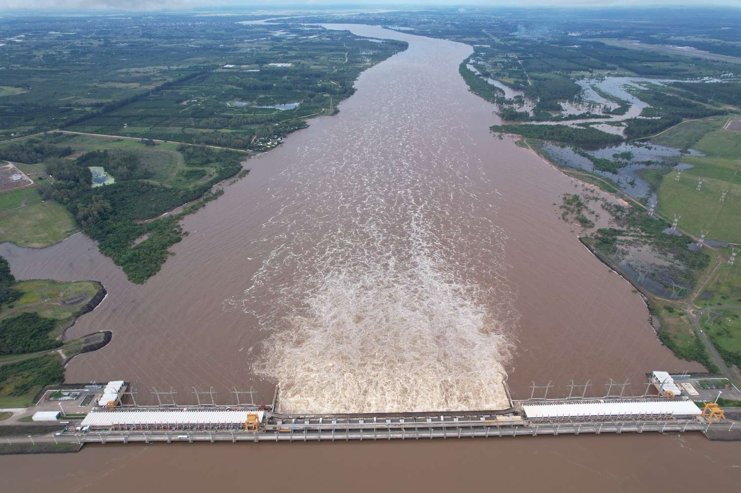 El nivel del lago de Salto Grande continuará aumentando durante los próximos días