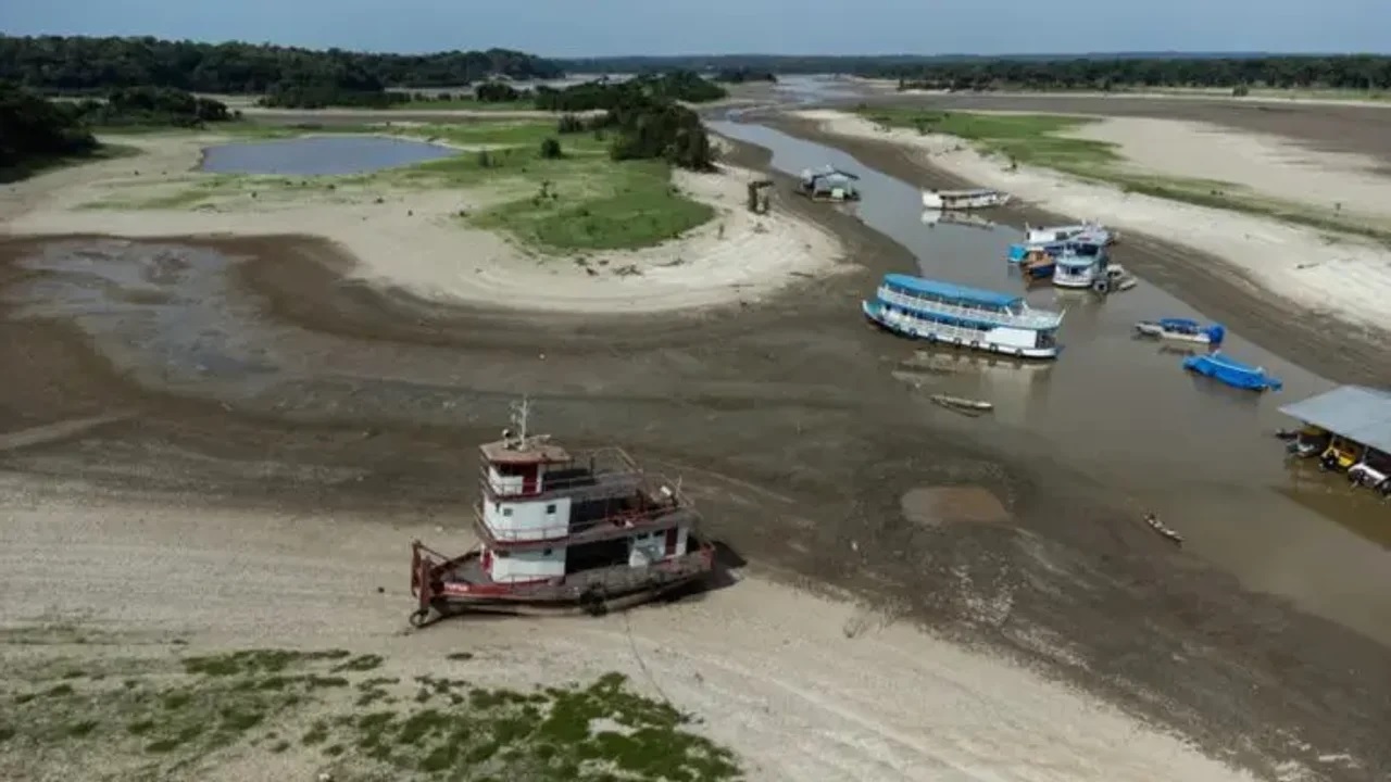 El Gobierno de Brasil planea dragar el Amazonas para enfrentar histórica sequía y permitir la circulación de embarcaciones