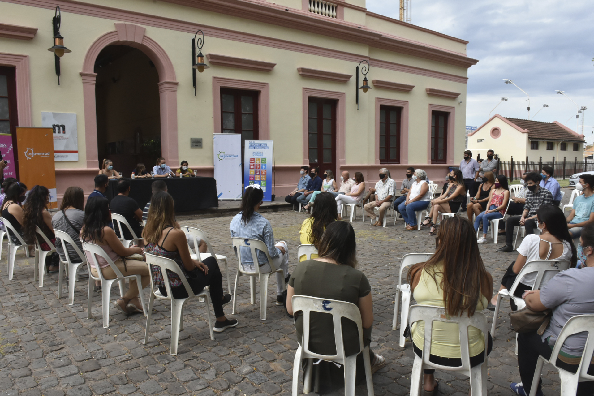 La provincia acompañó el reconocimiento a jóvenes de Gualeguaychú por su trabajo voluntario en la pandemia