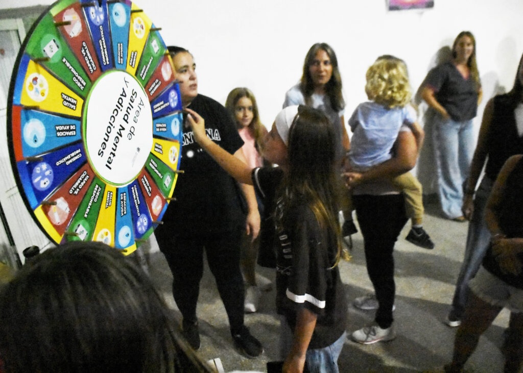 Crespo promovió el Juego Responsable con una acción de sensibilización en Verano Vóley