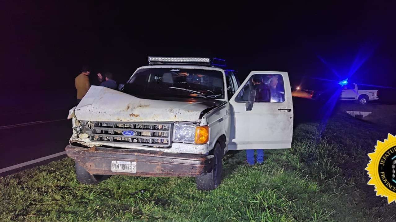 Una mujer falleció en un accidente entre una camioneta y una moto en Ruta 12