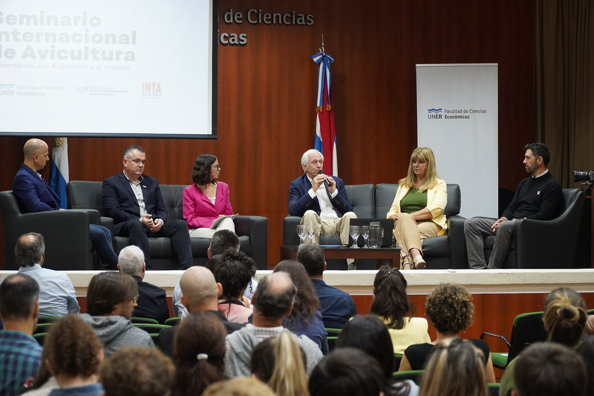 Se desarrolló en la UNER la primera jornada del Seminario Internacional de Avicultura