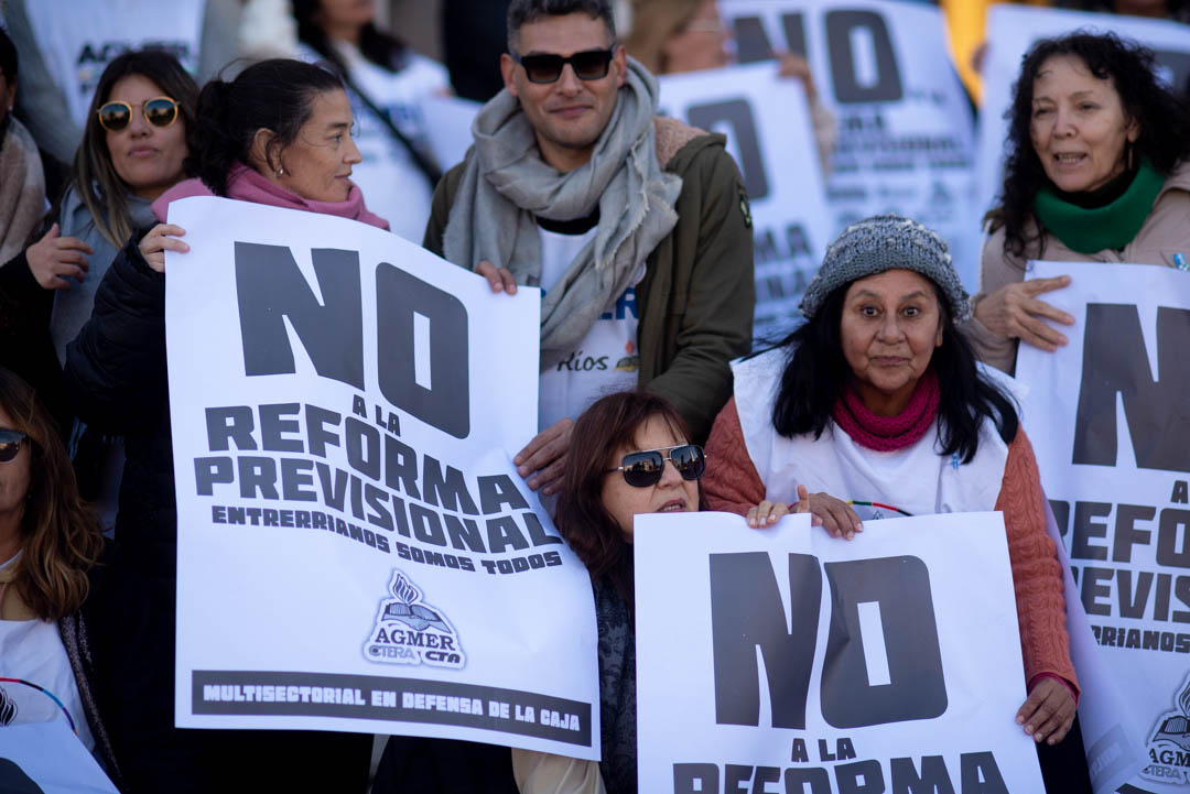 Agmer se moviliza contra la reforma previsional impulsada por el gobierno provincial
