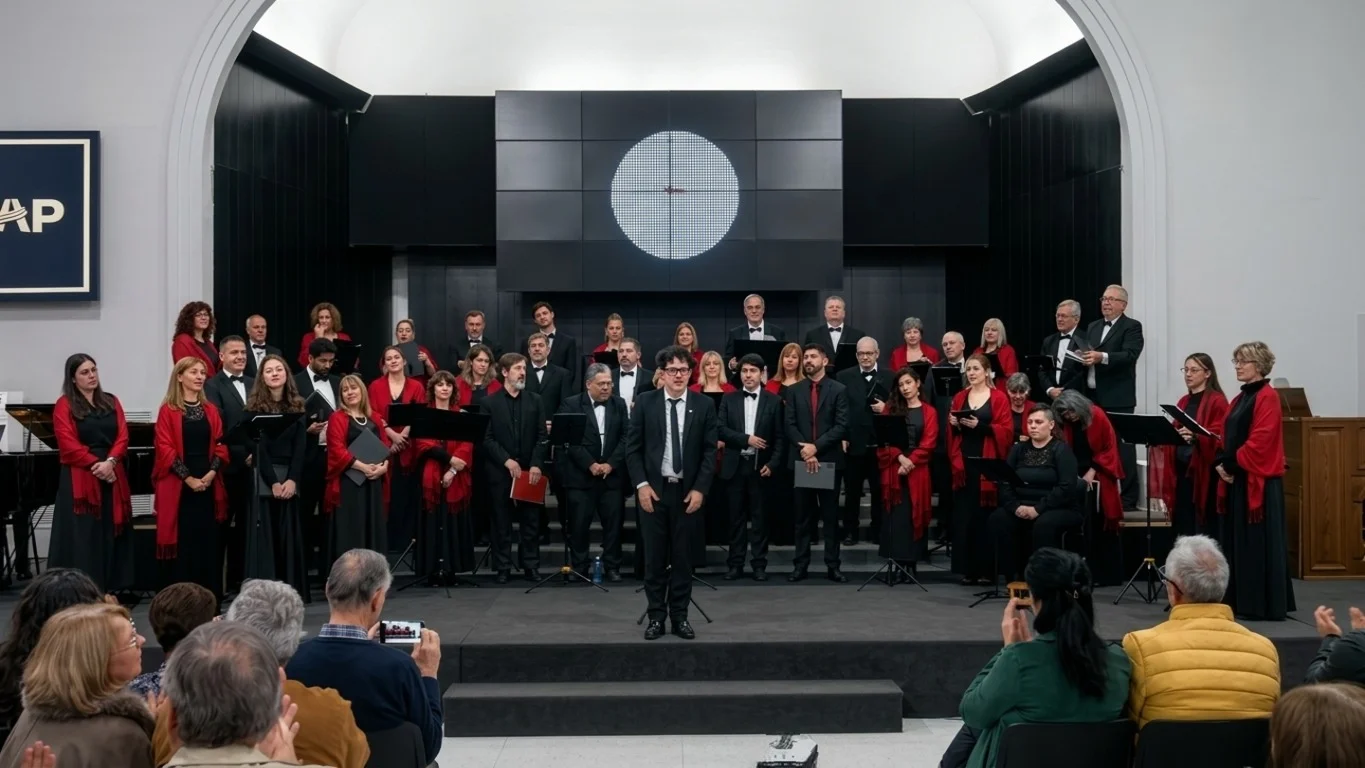 La Agrupación Vocal Cantori volvió a presentarse en la UAP con una destacada interpretación de la Misa de Dvorák