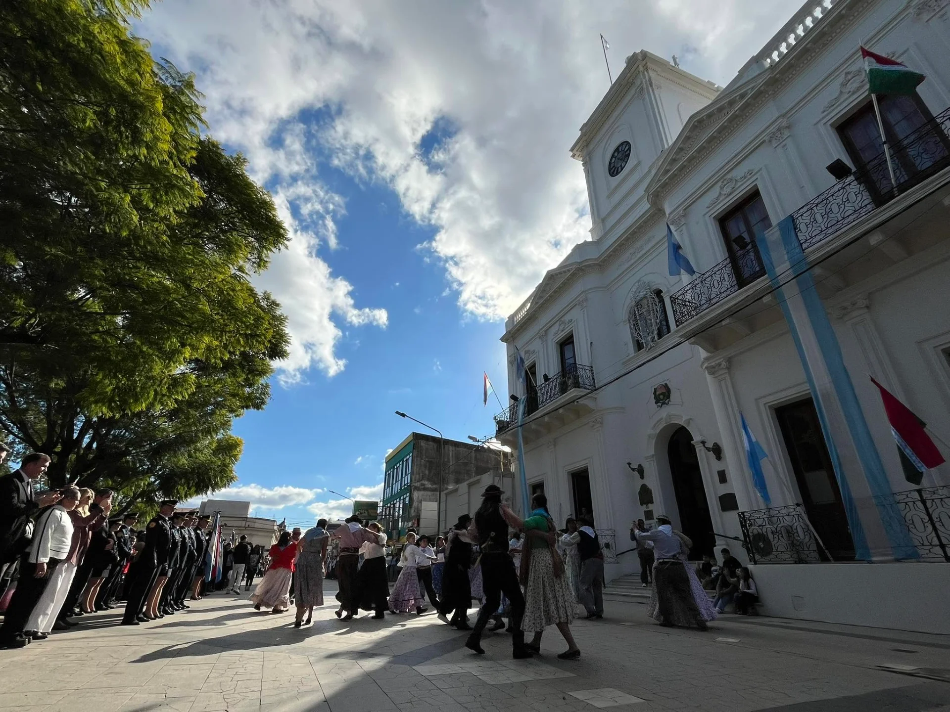 Nogoyá convoca a los comercios a participar del Concurso de Vidrieras por los 244 años de la ciudad